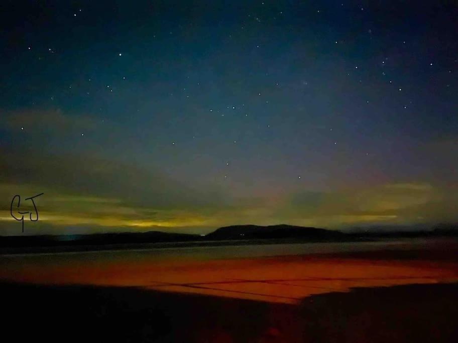 Watersedge Retreat, Views, Sunsets, Dogs Welcome Sandside  Екстериор снимка