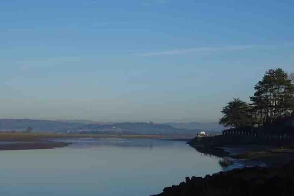 Watersedge Retreat, Views, Sunsets, Dogs Welcome Sandside  Екстериор снимка