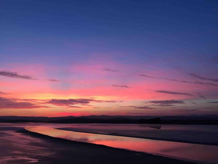 Watersedge Retreat, Views, Sunsets, Dogs Welcome Sandside  Екстериор снимка